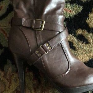 Women’s size 10 chocolate brown women’s boots